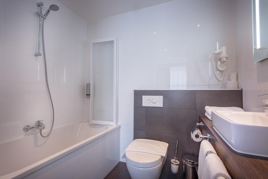 Joy Hotel Амстердам Екстериор снимка