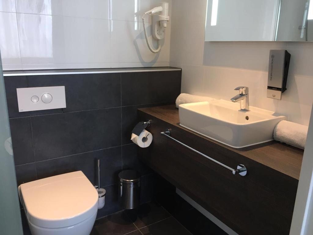 Joy Hotel Амстердам Екстериор снимка